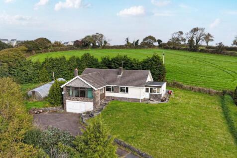 Station Road, Lodddiswell 4 bed detached bungalow for sale