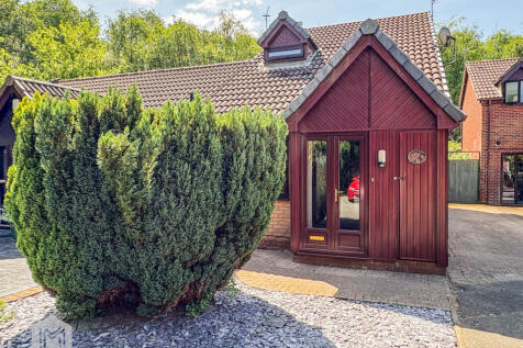 Ringwood Close, Birchwood... 2 bed semi