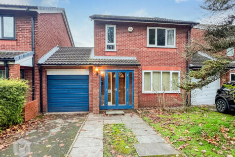 3 bedroom link detached house for sale