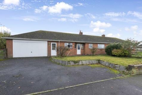 2 bedroom semi-detached bungalow for sale