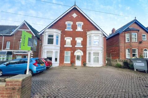 Victoria Grove, East Cowes, Isle of... 2 bed apartment for sale