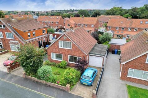 8 Meadowfields, Whitby 3 bed detached bungalow for sale