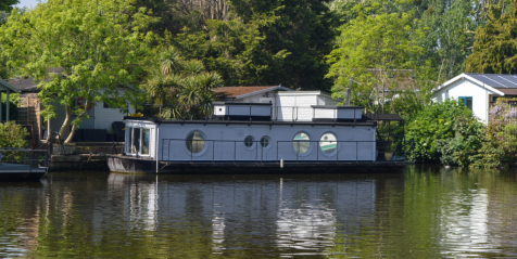 2 bedroom house boat for sale
