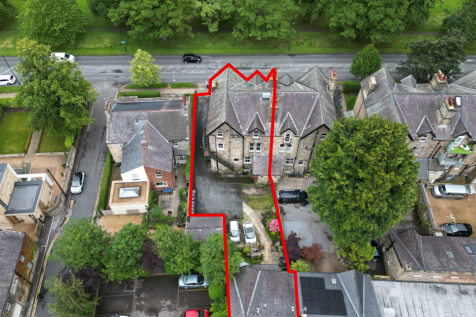 8 bedroom semi-detached house for sale