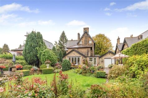 6 bedroom detached house for sale