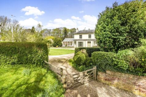 4 bedroom semi-detached house for sale