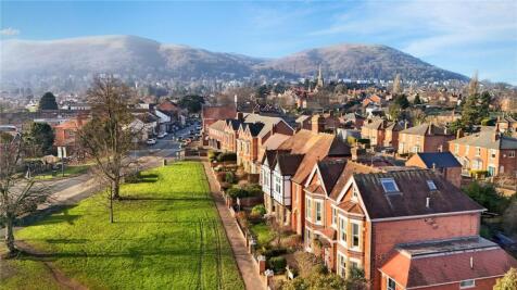 7 bedroom detached house for sale