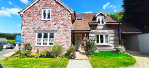 2 bedroom detached house for sale