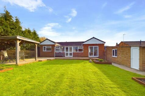 3 bedroom detached bungalow for sale