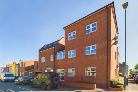 High Street, Gloucester 2 bed apartment for sale