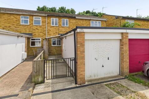 Armscroft Gardens, Elmbridge, Gloucester 2 bed terraced house for sale