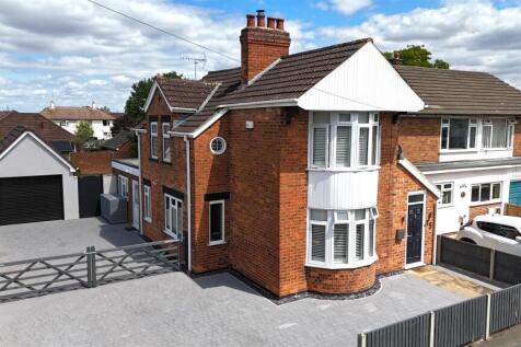 Sisson Road, Elmbridge, Gloucester 3 bed detached house for sale