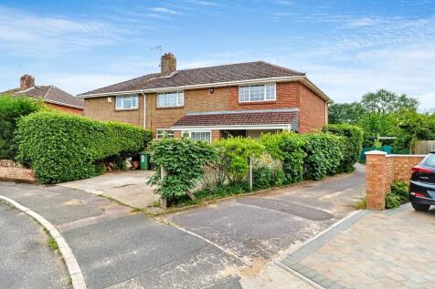 4 bedroom semi-detached house for sale