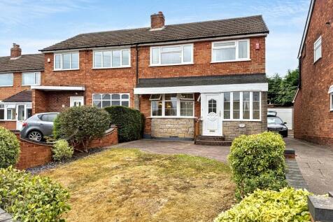 3 bedroom semi-detached house for sale