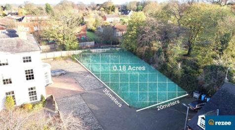 Sutton HU7 2 bed property with land for sale