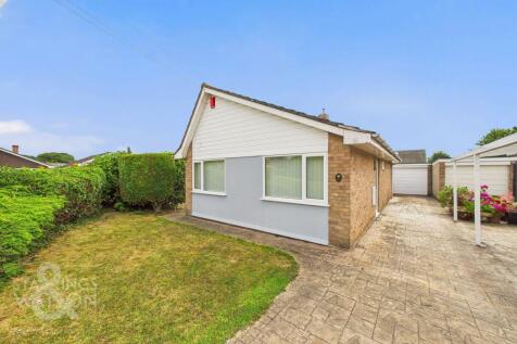 Whitehouse Drive, Long Stratton, Norwich 2 bed detached bungalow for sale