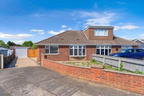3 bedroom semi-detached bungalow for sale