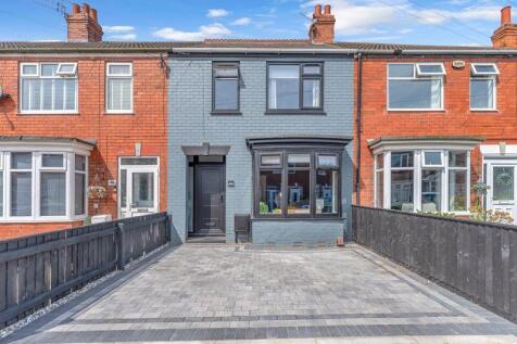 3 bedroom terraced house for sale