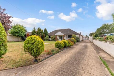 4 bedroom detached bungalow for sale