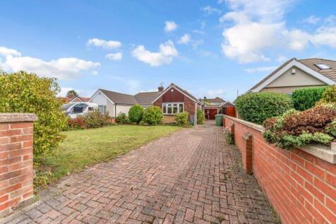 2 bedroom semi-detached bungalow for sale