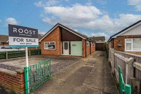 3 bedroom detached bungalow for sale