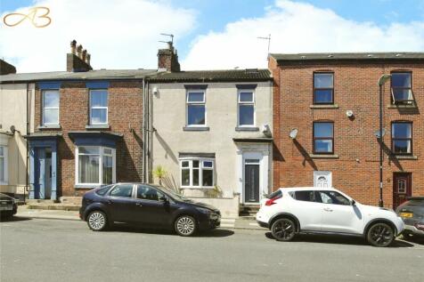 4 bedroom terraced house for sale