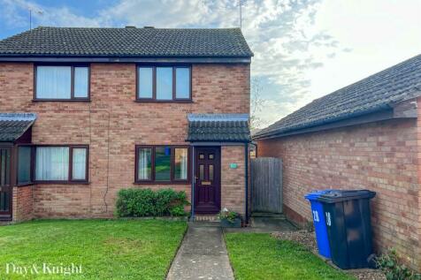 2 bedroom semi-detached house for sale