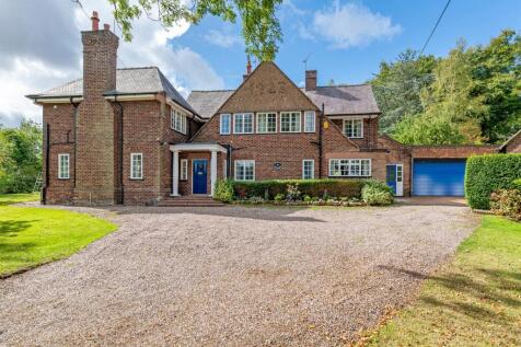 6 bedroom detached house for sale