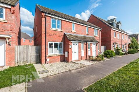 3 bedroom semi-detached house for sale