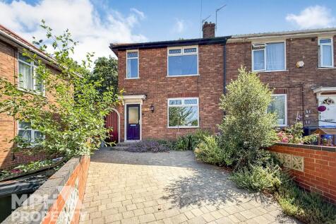 3 bedroom end of terrace house for sale