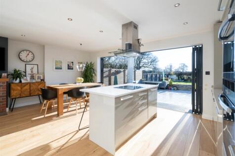 Kingswood Close, Lapworth, Solihull 4 bed semi