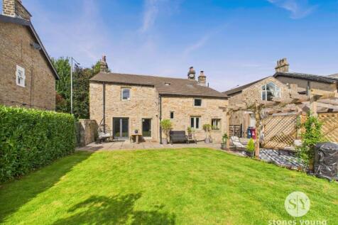 Mitton Road, Whalley, BB7 4 bed detached house for sale