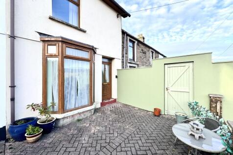 Aberdare CF44 2 bed end of terrace house for sale