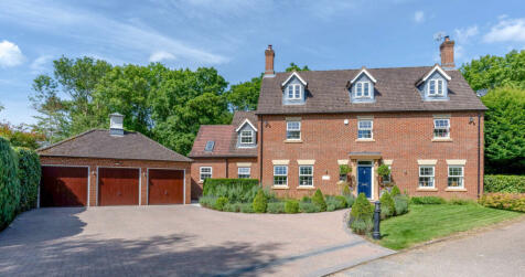 6 bedroom detached house for sale