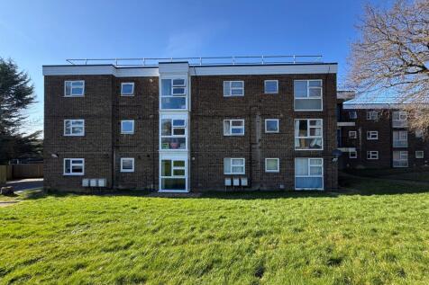 1 bedroom ground floor flat for sale