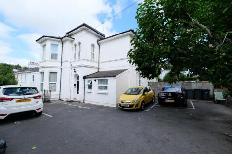 6 bedroom semi-detached house for sale