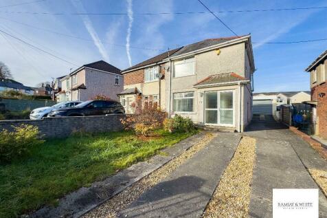 2 bedroom semi-detached house for sale