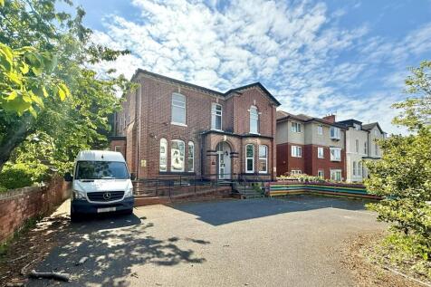 Southport PR8 9 bed detached house for sale