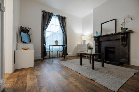 Studio flat for sale