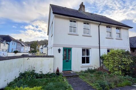 2 bedroom semi-detached house for sale