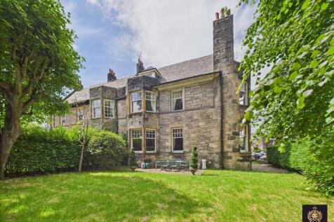 6 bedroom semi-detached house for sale