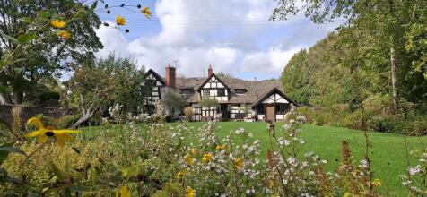 5 bedroom detached house for sale
