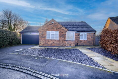 Buckbury Croft, Monkspath, Solihull... 2 bed detached bungalow for sale