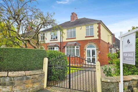 3 bedroom semi-detached house for sale