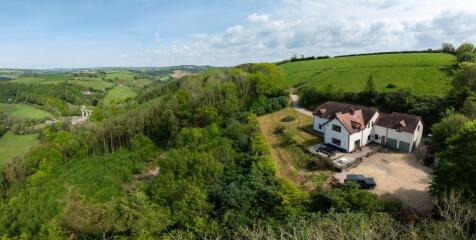 7 bedroom detached house for sale