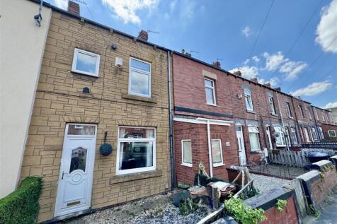 Pye Avenue, Mapplewell 3 bed terraced house for sale