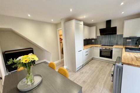 Winmarith Court, Royston, Barnsley 3 bed semi