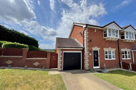 Beaulieu View, Mapplewell, Barnsley 2 bed semi