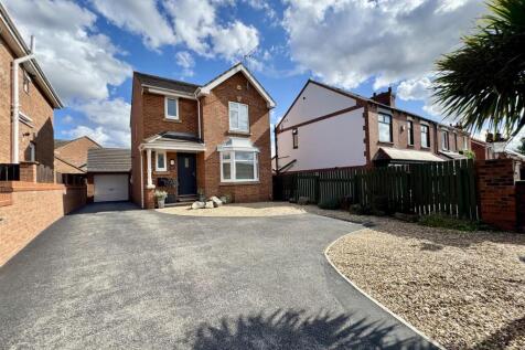 Spark Lane, Mapplewell, Barnsley 3 bed detached house for sale
