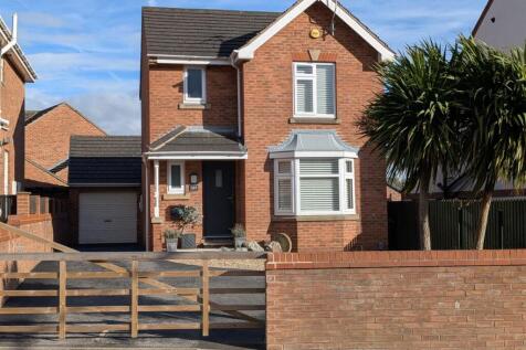 Spark Lane, Mapplewell, Barnsley 3 bed detached house for sale